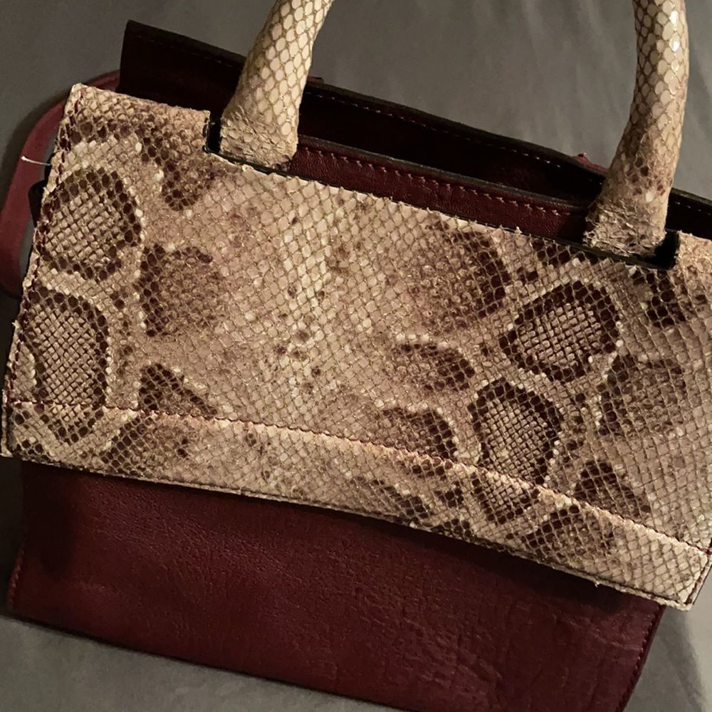 Vittoria napoli leather burgundy & python bag